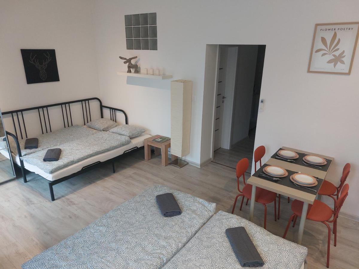 Апартаменты Utulny Apartman S Balkonom Братислава Экстерьер фото