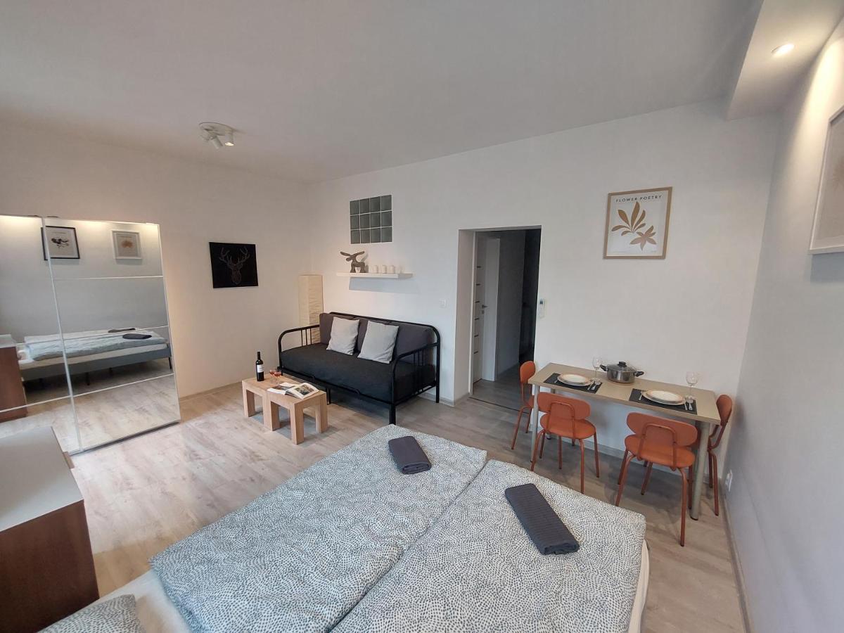 Апартаменты Utulny Apartman S Balkonom Братислава Экстерьер фото